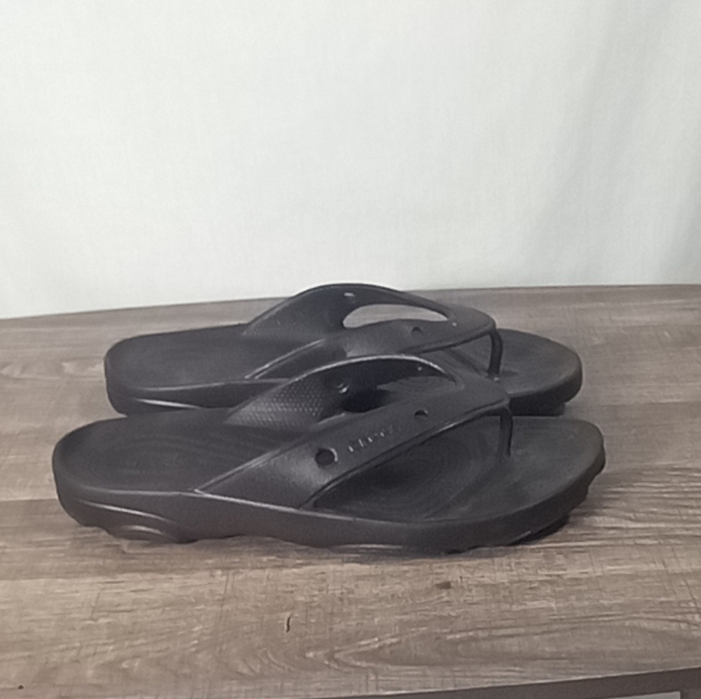Crocs Black Iconic Comfort Thong Sandals Size 10